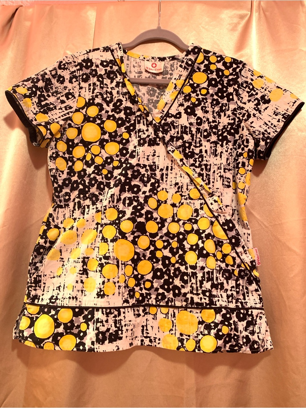 White❤️❤️❤️ Yellow ❤️Gray Black ❤️Flowers Dot-Print Short Sleeve Top scrub❤️❤️❤️